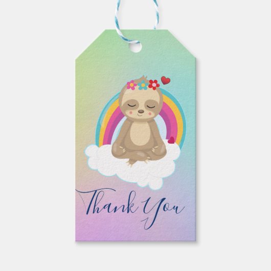 Cute Brown Sloth Mediting Peacely Cadeaulabel (Voorkant)