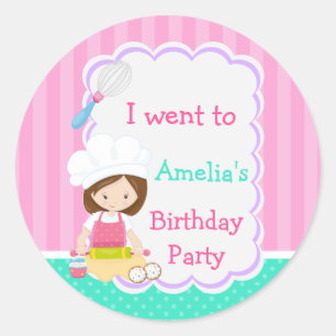 Cute Brunette Girl Baking Birthday Party Ronde Sticker