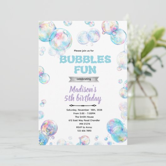 Cute bubble theme party invitation (Debout devant)