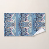 Cute budgies with bobble hats on a branch (Serviette à main)