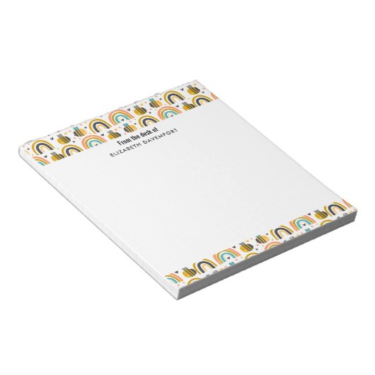 Cute Bumble Bee and Rainbows Pattern Notitieblok (Schuin)