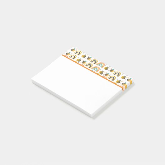 Cute Bumble Bee and Rainbows Pattern Post-it® Notes (Schuin)