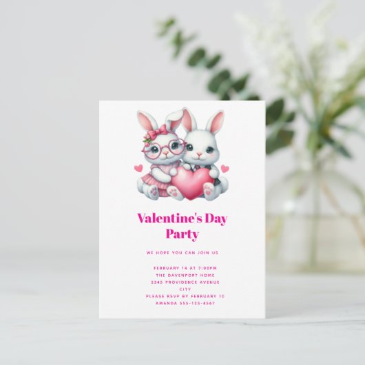 Cute Bunnies Sharing a Heart Valentine's Party Uitnodiging Briefkaart (Staand voorkant)