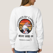 Cute Bunny Hugging Carrot Retro Sunset T-Shirt (Achterkant)