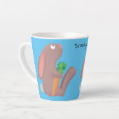 Cute bunny rabbit, zittend met wortelcartoon latte mok (Linkerhoek)