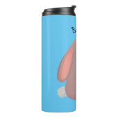 Cute bunny rabbit, zittend met wortelcartoon thermosbeker (Gedraaid links)