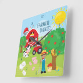 Cute Cartoon Barnyard Animals, Farmer en Tractor Vierkante Klok (Hoek)