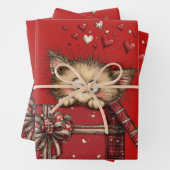 Cute Cartoon Kitten in a Box with Hearts Inpakpapier Vel (In situ)