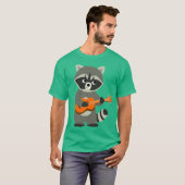 Cute Cartoon Raccoon Plays Guitar T-shirt (Voorkant volledig)