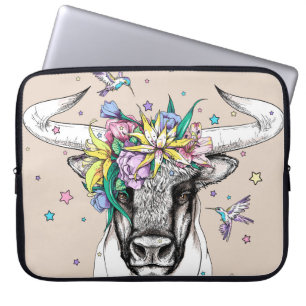 Cute cartoon stier in een florale mond. Helderpoor Laptop Sleeve
