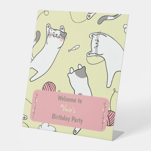 Cute Cat Birthday Party Welcome Reclamebord Met Voetstuk (Voorkant)