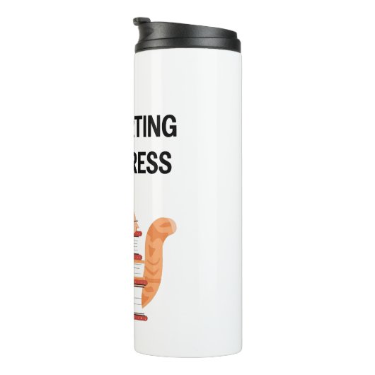 Cute Cat on Books "Introvert in Progress" Thermosbeker (Geroteerd rechts)