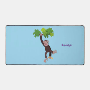 Cute chimpansee in oerwoud hangende cartoon bureaumat