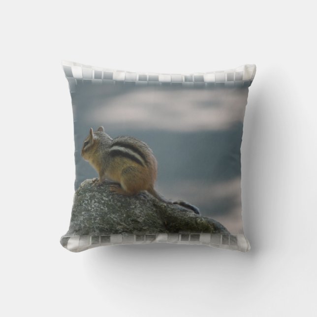 Cute Chipmunk Pillow Kussen (Voorkant)