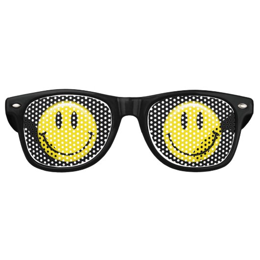 Cute Classic Yellow Smilling Face Retro Zonnebril (Voorkant)