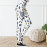 Cute Colorful Poulet Fun Leggings Floraux<br><div class="desc">Les pattes ornent le motif de poulet.</div>