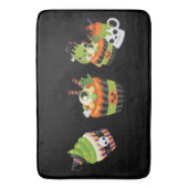 Cute & Creepy Halloween-behandelingen Badmat (Voorkant Verticaal)