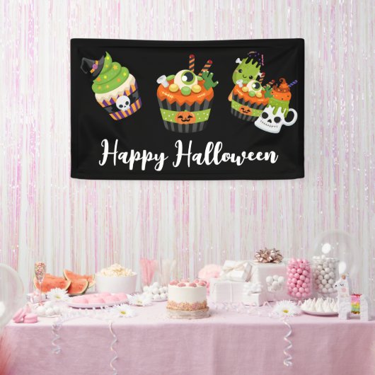 Cute & Creepy Halloween-behandelingen Spandoek (Feest)