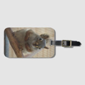 Cute Crouching Squirrel op Branch Bagagelabel (Voorkant (horizontaal))