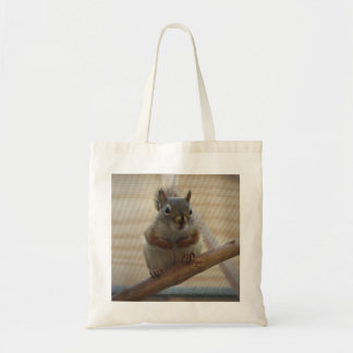 Cute Crouching Squirrel op Branch Tote Bag
