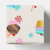 Cute Cupcake and Candy Pattern for Birthday Party Bedankdoosjes (Bovenkant)