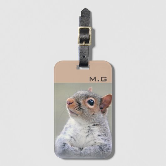 Cute Curious Squirrel Profiel Foto Monogram Bagagelabel (Voorkant (verticaal))