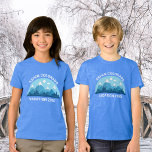 Cute Custom Family Ski Trip Blue Mountain Kids<br><div class="desc">Des t-shirts assortis customisés pour enfants pour un garçon ou une fille lors de votre escapade en famille à ski dans les montagnes du Colorado pendant vos vacances d'hiver. Ce tee-shirt de ski cool présente un joli dessin de montagnes enneigées et un paysage bleu. Un grand t-shirt nature pour une...</div>