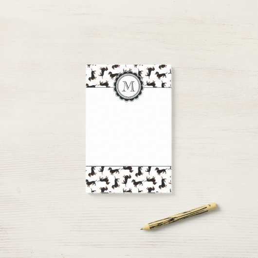 Cute Dachshund Pattern Post-it® Notes (Op bureau)