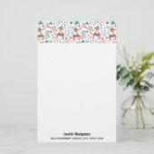 Cute Deer in Whimsical Forest Pattern Kerstmis (Staand voorkant)