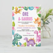 Cute Dinosaures Fille 1er Anniversaire Invitation (Debout devant)