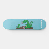 Cute dragons roasting marshmallows cartoon skateboard (Horizontaal)