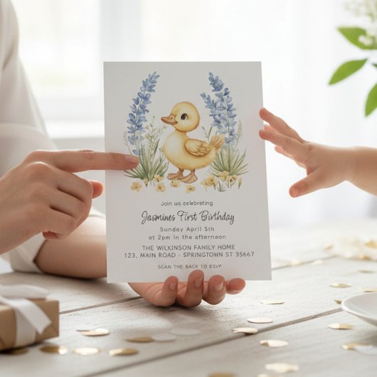 Cute Duckling Garden First Birthday QR Code  Kaart