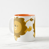 Cute Ecstatische Cartoon Lion Mok (Voorkant links)