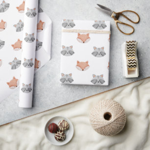 Cute fox en wasbeerpatroon. Houtlanddieren Cadeaupapier
