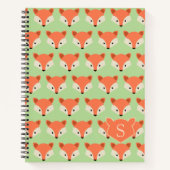 Cute Fox Pattern op Green Monogram Notitieboek (Voorkant)
