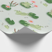 Cute Frogs in Lily Pond Cadeaupapier (Hoek)