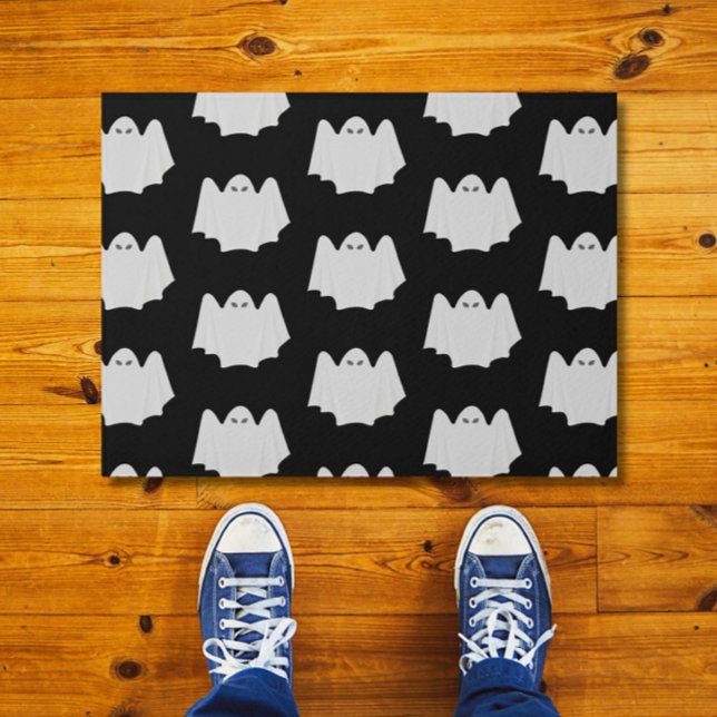 Cute Ghost Halloween Black en White Pattern Deurmat (Halloween fun for your front door or interior space!)