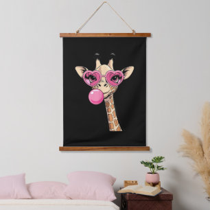 Cute Giraffe Die Roze Kauwgom Bril Opblaast Hangend Wandkleed