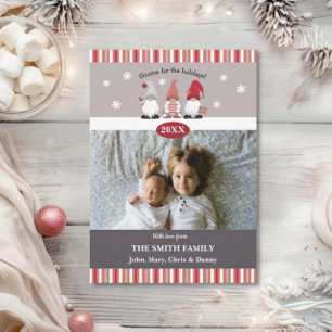 Cute Gnome voor de Feestdagen Nordic Grey Red Pink Feestdagenkaart