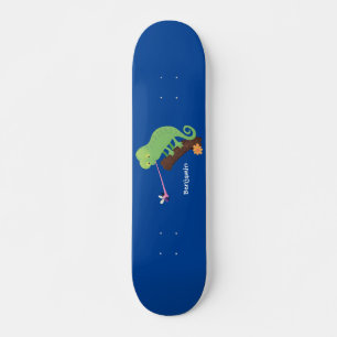 Cute grappige groene chameleon lizard cartoon skateboard