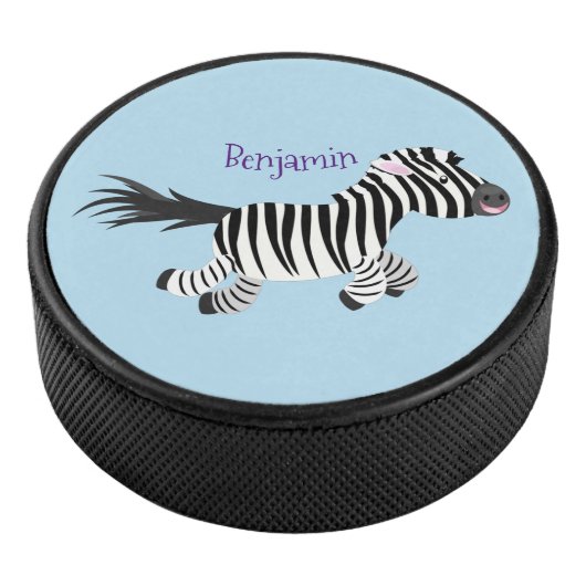Cute grappige zebra lopende illustratie van cartoo hockey puck (3/4)