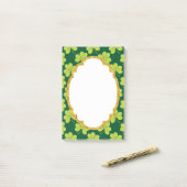 Cute Green Clover Patroon Post-it® Notes (Op bureau)
