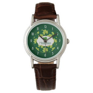 Cute Green Clover Shamrock Pattern Horloge