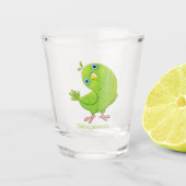 Cute green curious paraket cartoon shot glas (Voorkant)