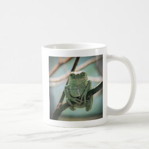 Cute Green Frog Zitting on a Branch Koffiemok