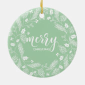 Cute Green & White Pine and Holly Wreats Kerstmis Keramisch Ornament (Achterkant)
