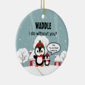 Cute Grey Baby pinguin in wintersneeuw Keramisch Ornament (Rechts)