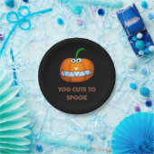 cute Halloween pumpkin with funny face Papieren Bordje (Feest)