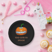 cute Halloween pumpkin with funny face Papieren Bordje (Feest)