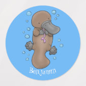 Cute happy baby platypus cartoon illustratie labels (Design 2)